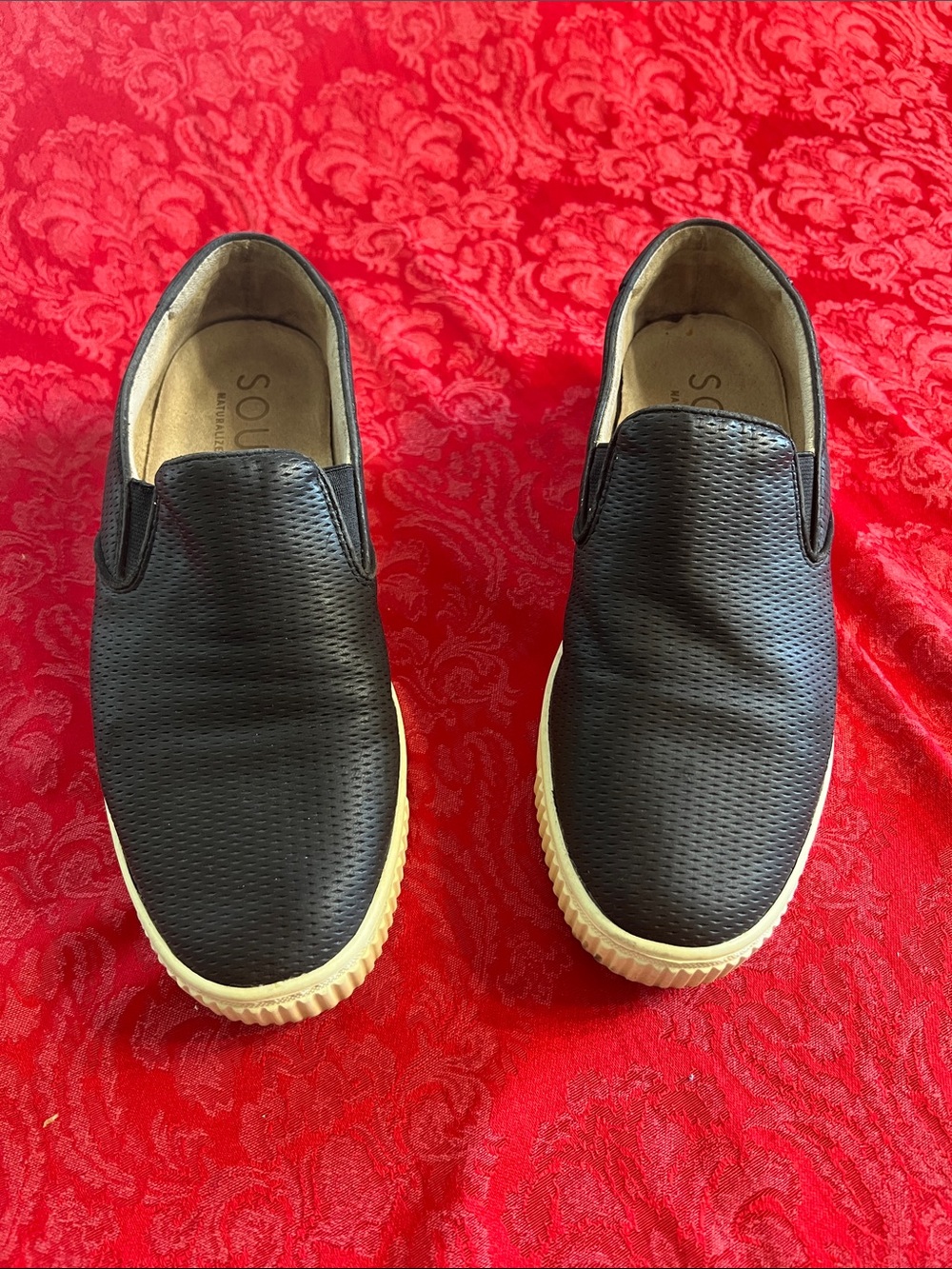 SOUL Naturalizer Black Slip-On Sneakers Women's Size 8M Comfort Casual Shoes